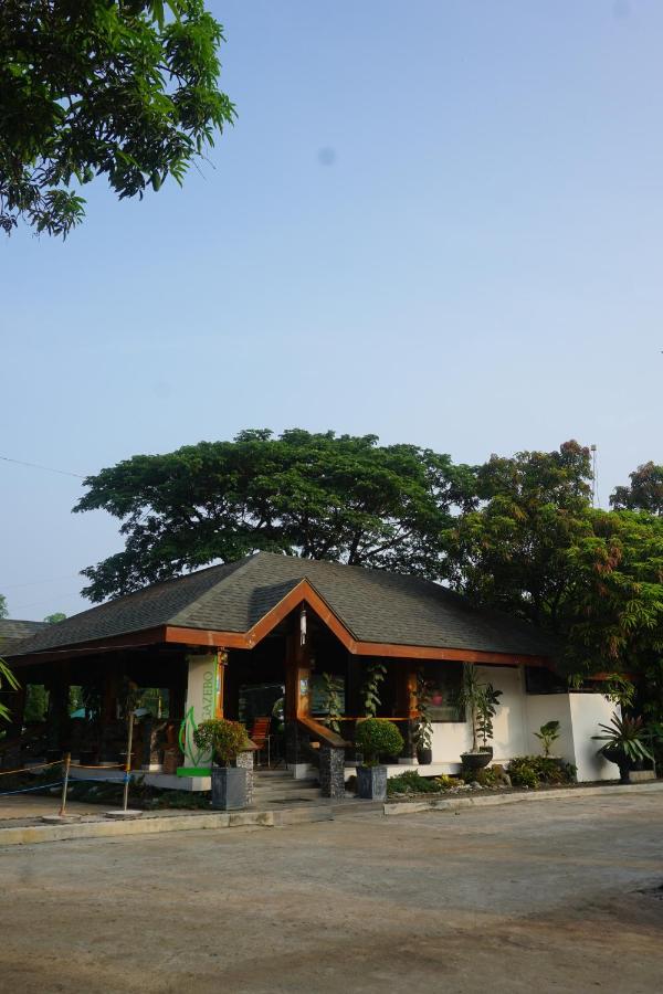 Floating Sanctuary Resort Powered By Cocotel Bulacan Buitenkant foto