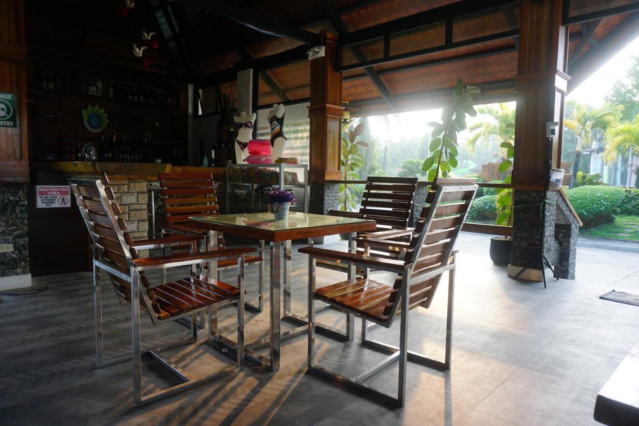 Floating Sanctuary Resort Powered By Cocotel Bulacan Buitenkant foto