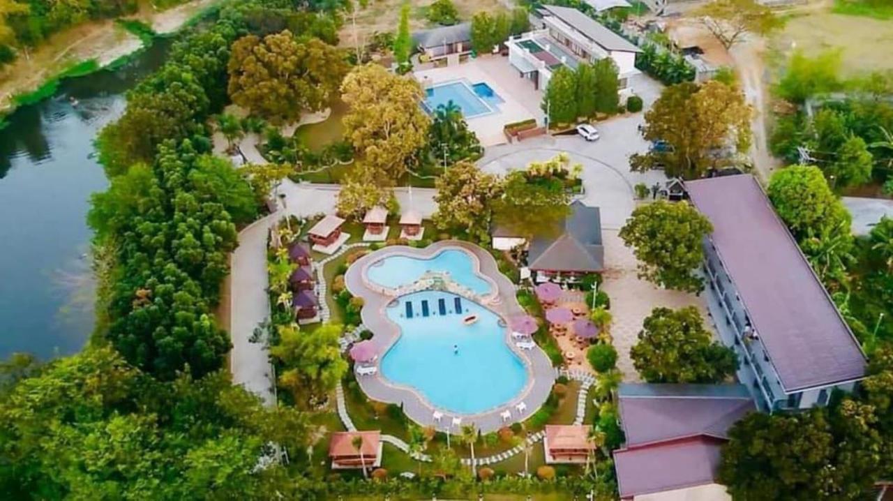 Floating Sanctuary Resort Powered By Cocotel Bulacan Buitenkant foto