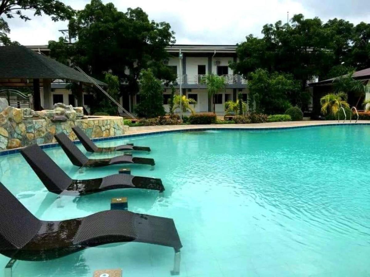 Floating Sanctuary Resort Powered By Cocotel Bulacan Buitenkant foto